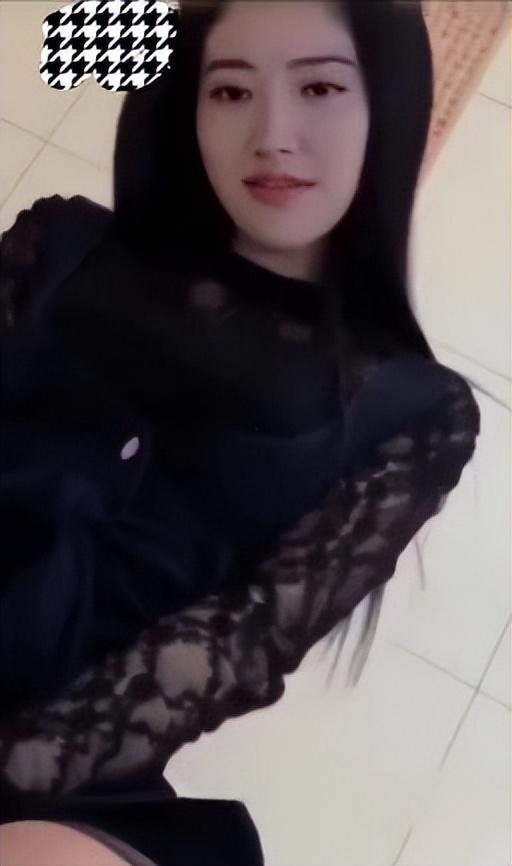 日韩两女捏胸视频网站,捏胸内容引发热议